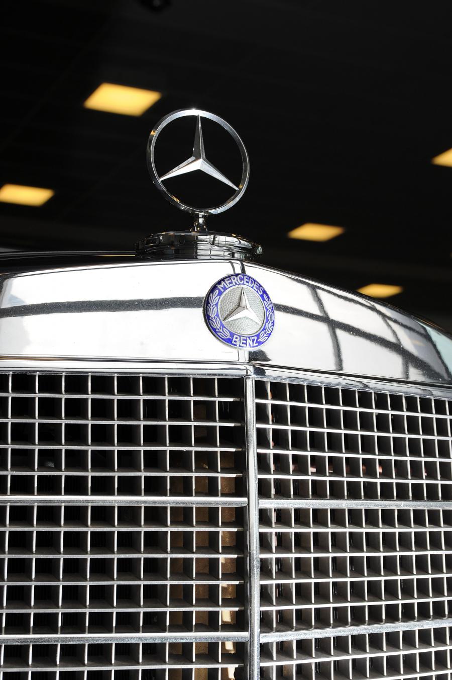  Mercedes-Benz 600 Pullman Limousine 1973 года  (фото 8 из 18)